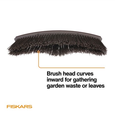 Fiskars Lightweight Outdoor Broom Metal - Thumbnail 3