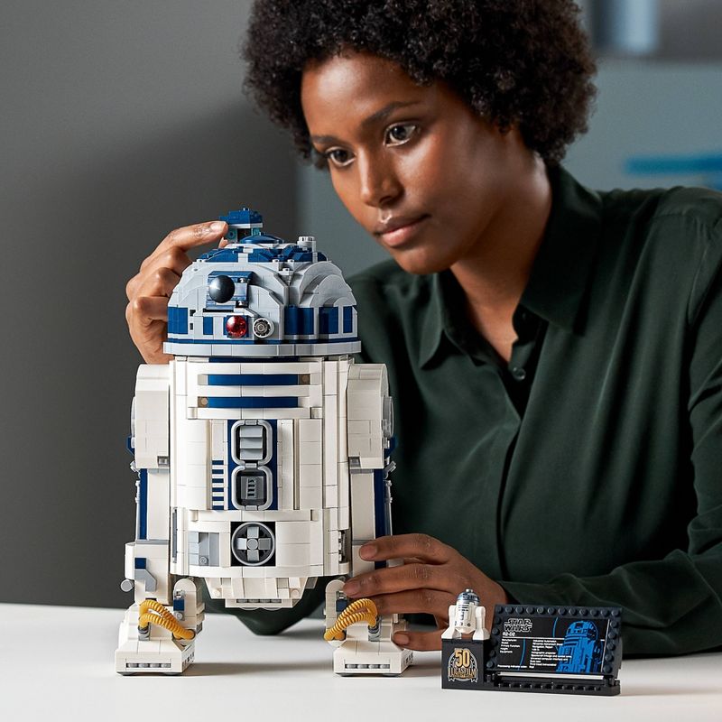 LEGO Star Wars R2-D2 Droid Building Set 75308, 4 of 13