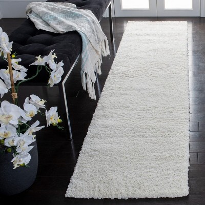 Ivory Synthetic Hand-knotted Shag Runner Rug 2' x 8'