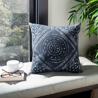 Mallory 16" Blue and White Damask Reversible Throw Pillow Set