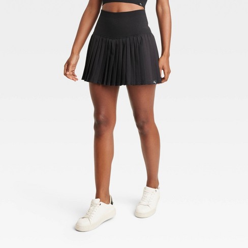 Solid Sports Bra With Pleated Tennis Skirt