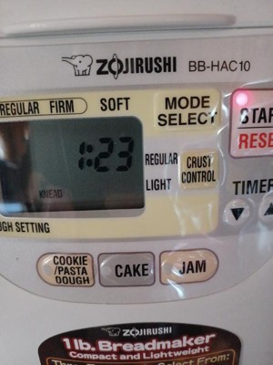 Zojirushi BB-HAC10 Home Bakery 1-Pound-Loaf Programmable Mini Breadmaker  Bundle (3 Items)