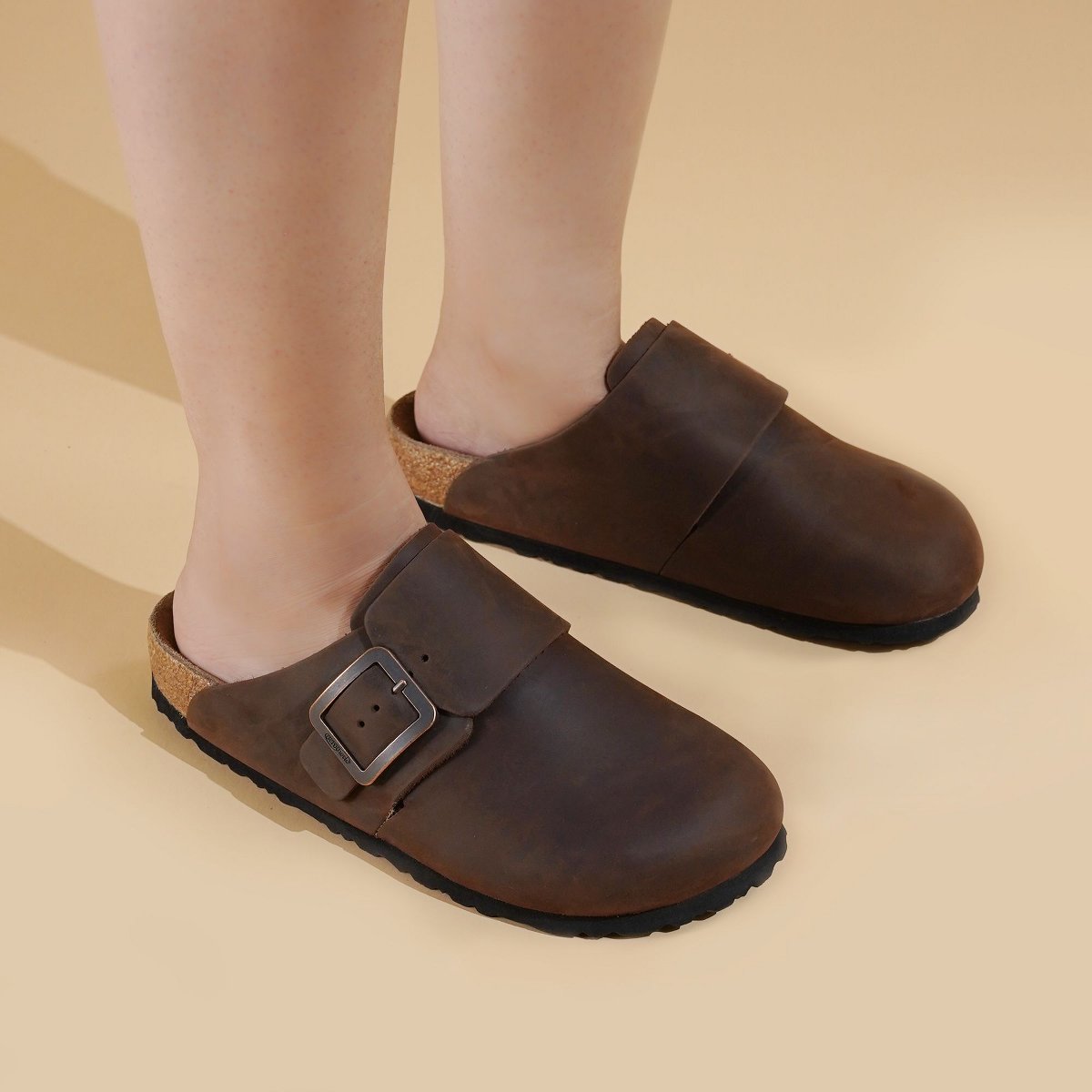 Женские сабо Aerothotic Dakota Genuine Leather Clogs for Women with Arch Support, Brown-7 — фото 4