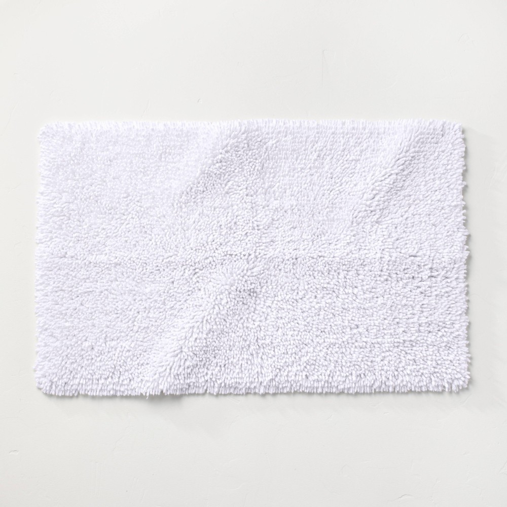 21inx34in Mélange Looped Bath Rug White - Casaluna™