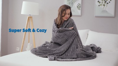 Emerald Green Plush Fleece Throw Blanket, 50 x 60 Inches