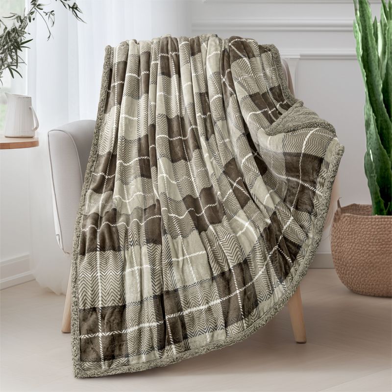 PAVILIA Fleece Plush Microfiber Throw Blanket for Couch, Sofa and Bed, Reversible, 1 of 8