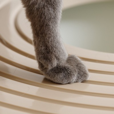 Large White and Beige Top Entry Cat Litter Box with Scoop