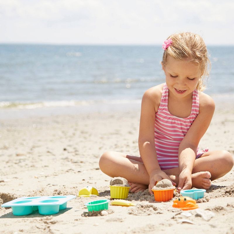 Melissa &#38; Doug Sunny Patch Seaside Sidekicks Sand Cupcake Play Set, 3 of 13