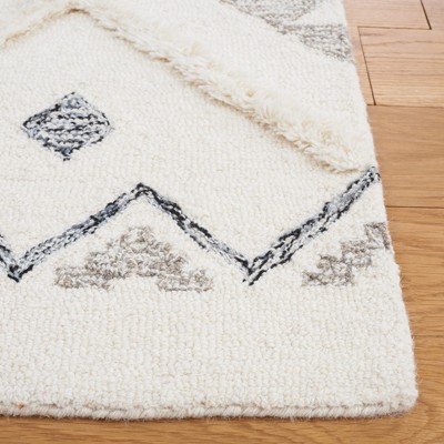 Handmade Black Wool Tufted Shag 4' x 6' Rug