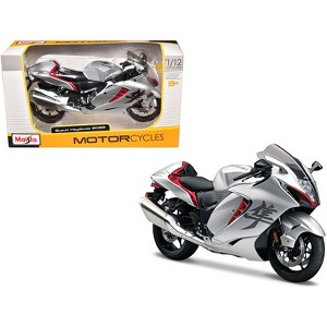 2022 Suzuki Hayabusa Silver Metallic 1/12 Die Cast Motorcycle Model by Maisto - 1 of 3