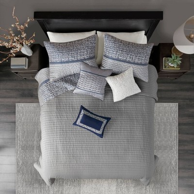 Navy Reversible Jacquard Full Quilt Set with Throw Pillows