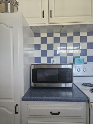 Guest review image 1 of 3, zoom in