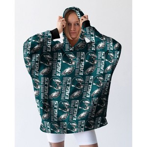 NFL Philadelphia Eagles Adult Wearable Blanket - 1 of 2