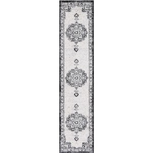 Brentwood BNT826 Power Loomed Rug - Safavieh - 1 of 4