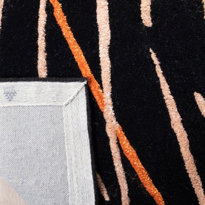 Soho 7'6" x 9'6" Black and Multicolor Wool Area Rug