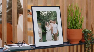 Aura Digital Picture Frame - Thumbnail 5