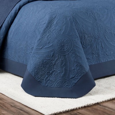 Elegant Blue Medallion Full Bedspread with Contrasting Borders