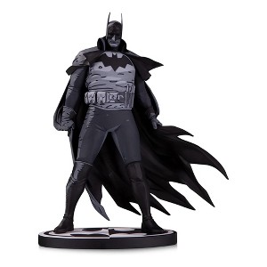 Mcfarlane Toys DC Direct 1:10 Gotham by Gaslight Batman Statue By Mike Mignola - 1 of 4