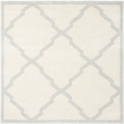 beige/light grey