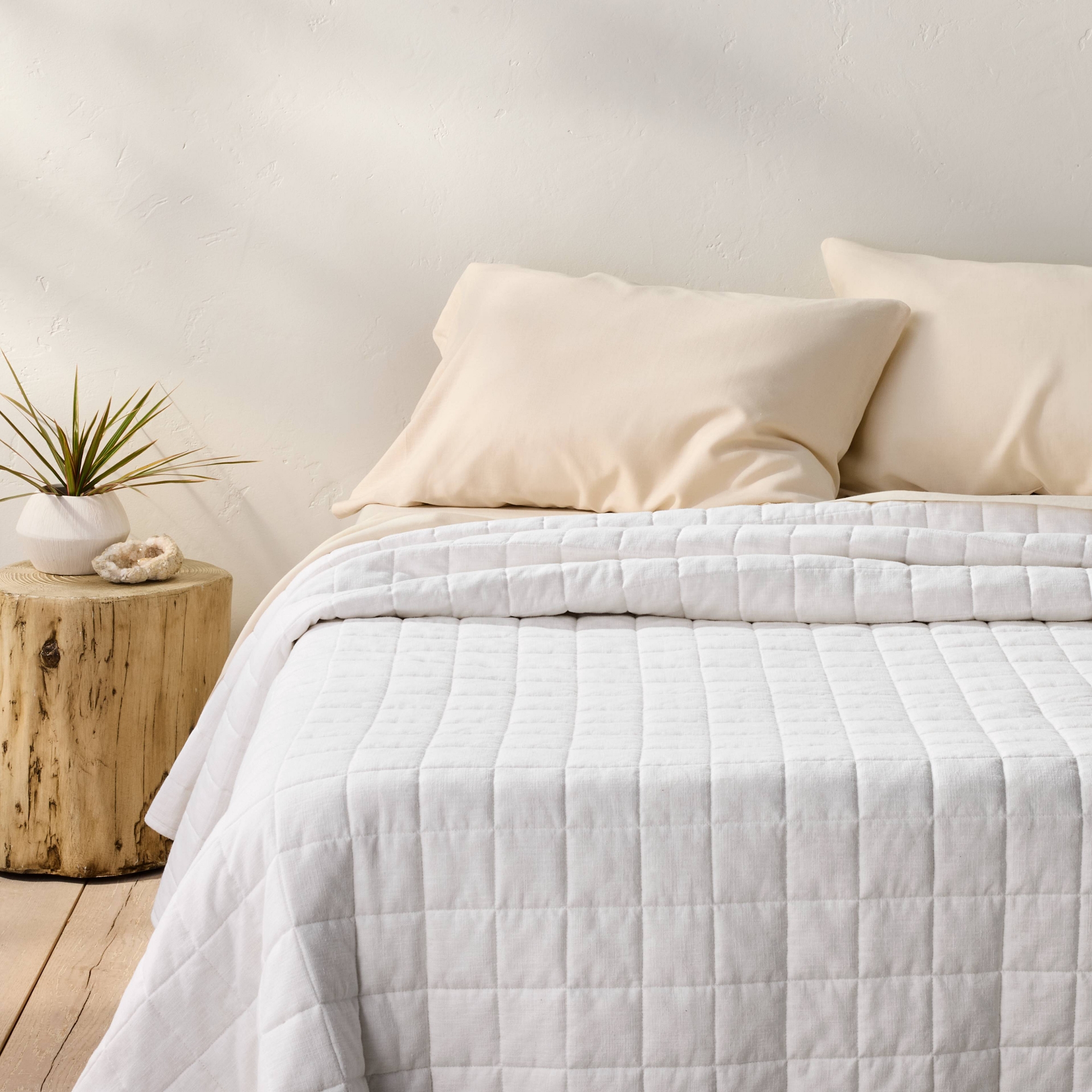 King Heavyweight Linen Blend Quilt White - Casaluna™