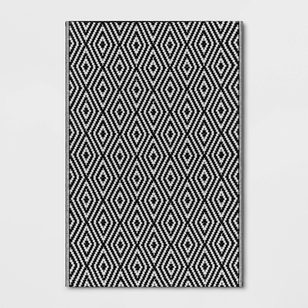 24inx36in Diamond Indoor/Outdoor Rug Black/White - Room Essentials™