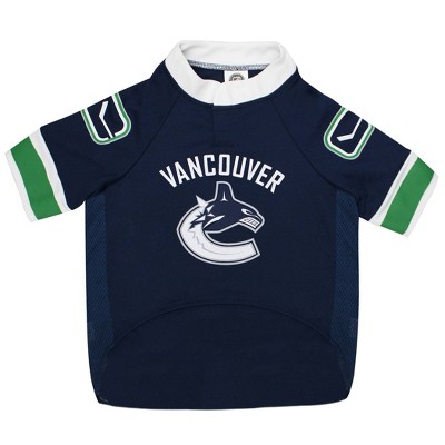 White canucks jersey