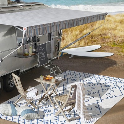 Ivory/Navy Boho Moroccan 4'x6' Synthetic Area Rug