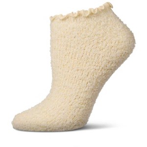 Memoi Women's Marshmallow Scalloped-Edge Ultra-Plush Low Cut Sock - 1 of 4