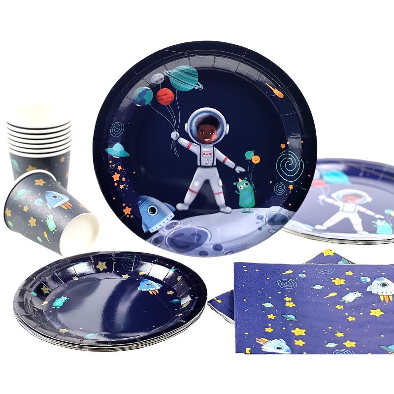 Anna + Pookie 9" Boy Astronaut Paper Party Plates 8 Ct., 3 of 4