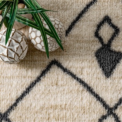 Gray Rectangular Synthetic Trellis Area Rug, 5' x 8'
