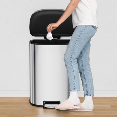 D Shape Kitchen Trash Can 50L/13.2 Gal,Smudge Resistant Step-On Garbage Can with Lid