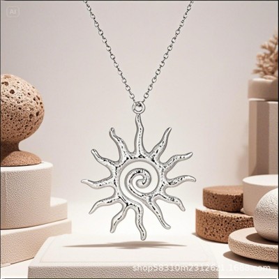 Clotth Sun Necklace for Women Vintage Bohemian Spiral Sun Pendant Necklace Unique Gold Statement Sun Necklace Boho Style Jewelry