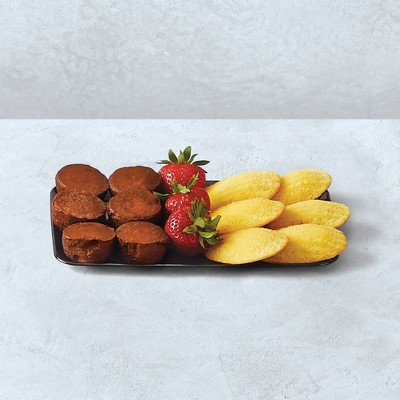 Mini Sweet Treat Tray with Strawberries - 14oz - Favorite Day&#8482;