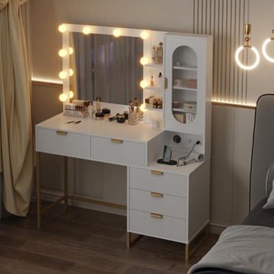 Makeup Vanity with Lighted Mirror, Vanity Desk with Power Strip