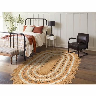 Handmade Natural and White Braided Jute Oval Rug, 4' x 6'