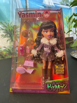 Lookin' Bratz on X: Better pictures of Alwayz Bratz Yasmin courtesy of  @/fontesshow! The Alwayz Bratz dolls are slowly popping up at Walmart  stores in California and should be heading into stores