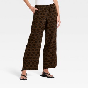 Pantalones de mujer con estampado, tiro regular, tobillero, sin cierre - Universal Thread™