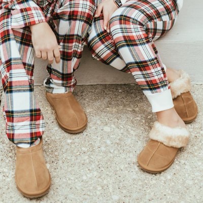 Target hot sale goodfellow slippers