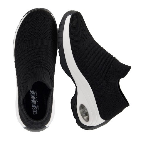 Женские кроссовки CUSHIONAIRE Breeze Easy Slip On Womens Sneakers - Casual Everyday Walking Shoes for Women with Breathable Mesh and Comfort, Black/Wht 8.5