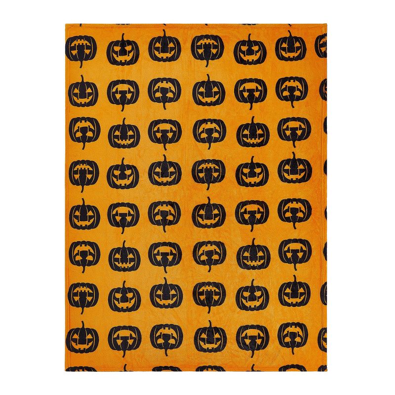 Kate Aurora Halloween Black & Orange Oversized Jack O' Lanterns Ultra Soft & Plush Throw Blanket - 50 in. W x 70 in. L, 3 of 4