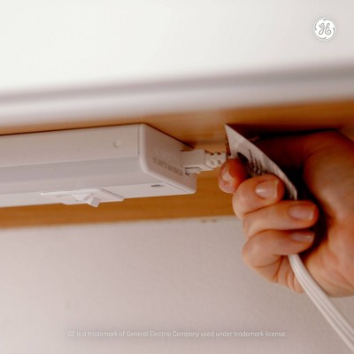 12-Inch White Plastic LED Undercabinet Light Bar