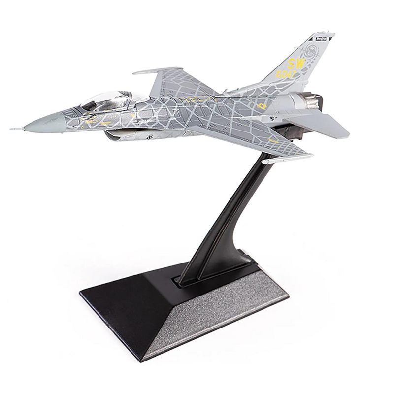 Lockheed Martin F-16C Fighting Falcon Fighter Aircraft "Viper Demo Team" (2021) US Air Force 1/144 Diecast Model by JC Wings, 4 of 5