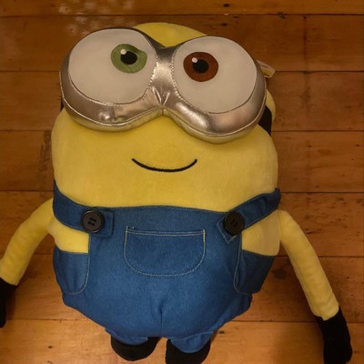 Giant hotsell minion pillow