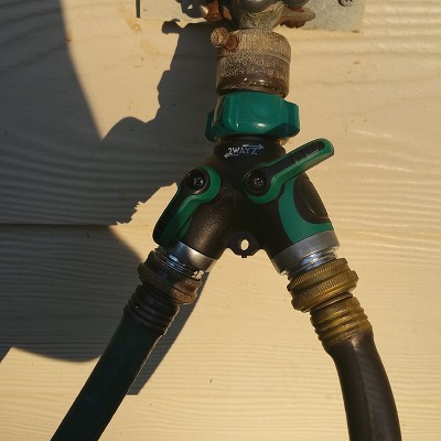 Green Metal Body 2-Way Garden Hose Splitter with Shut Off Valve