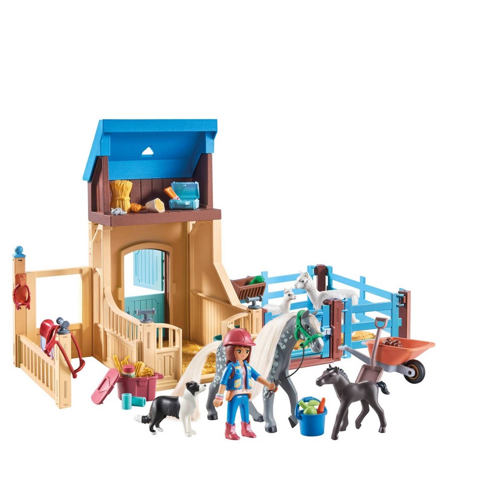 PLAYMOBIL Horse Stall with Amelia and Whisper