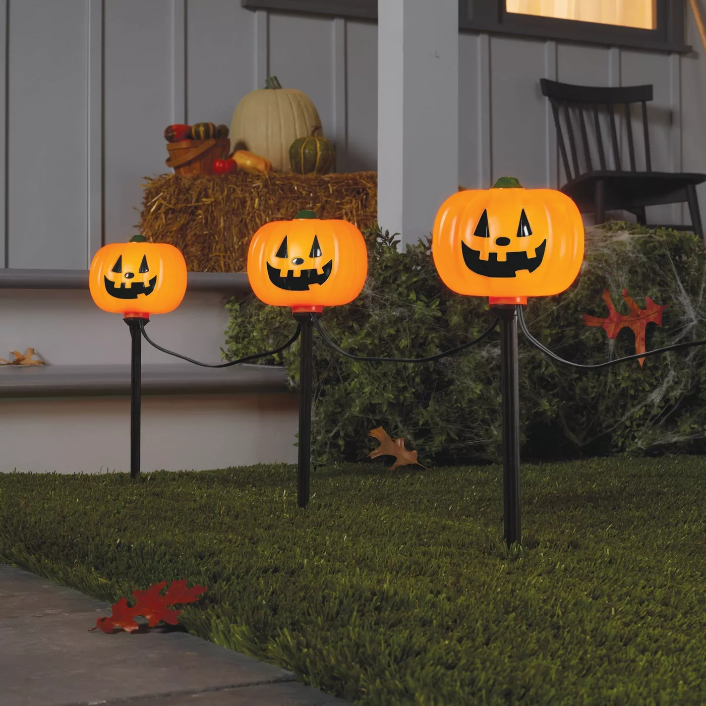 5ct Incandescent Clear Pumpkin Pathway Halloween Light Up Lawn Stakes - Hyde & EEK! Boutique™ - image 2 of 4