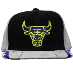 Mitchell & Ness NBA Day 6 Chicago Bulls Snapback Hat - 1 of 4