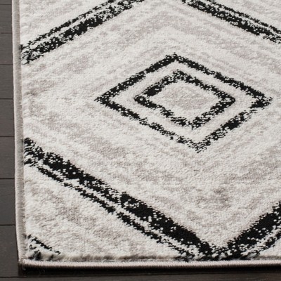 Skyler Grey and Black Geometric Medallion 6' x 9' Area Rug