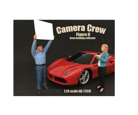 Camera Crew Figure II "Crew Holding Reflector" For 1:24 Scale Models by American Diorama