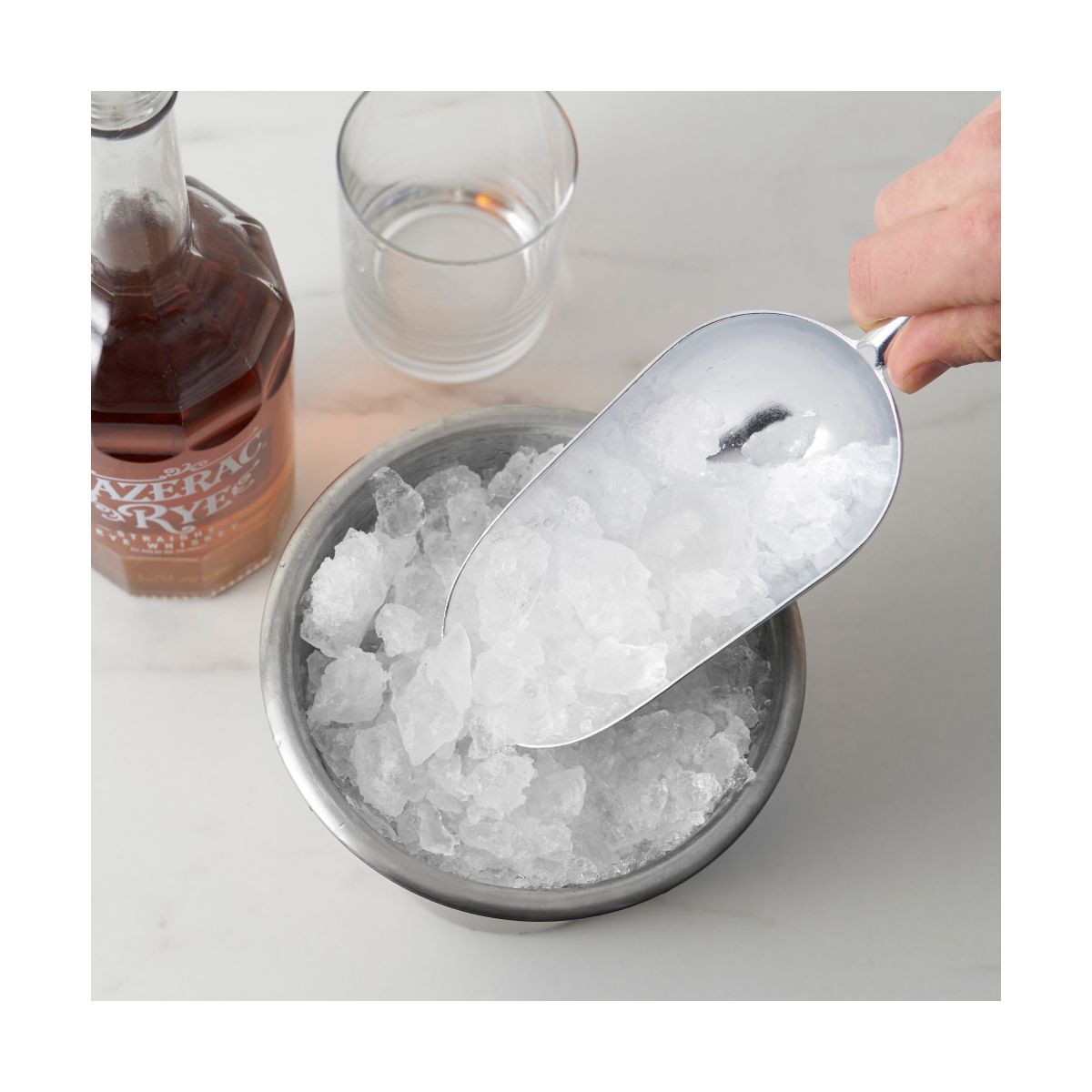 True Heavy Duty Metal Ice Scoop for Freezer, Professional Grade Aluminum Ice Scooper for Cocktails Birthday Wedding Party, Home Bar, 6 oz Set of 1 - thumbnail 5